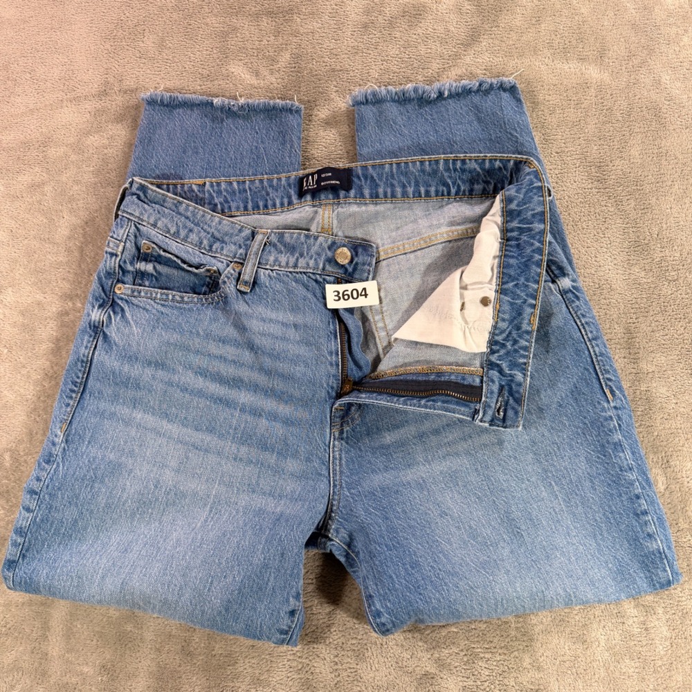 Gap Jeans Women 12/31R Blue Boyfriend Mid Rise Raw Hem Straight Leg‎ Denim